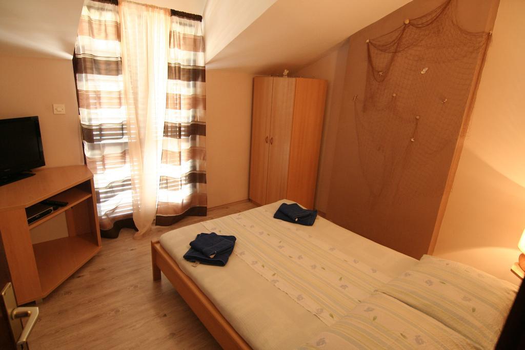 Apartments Marta Trogir Quarto foto