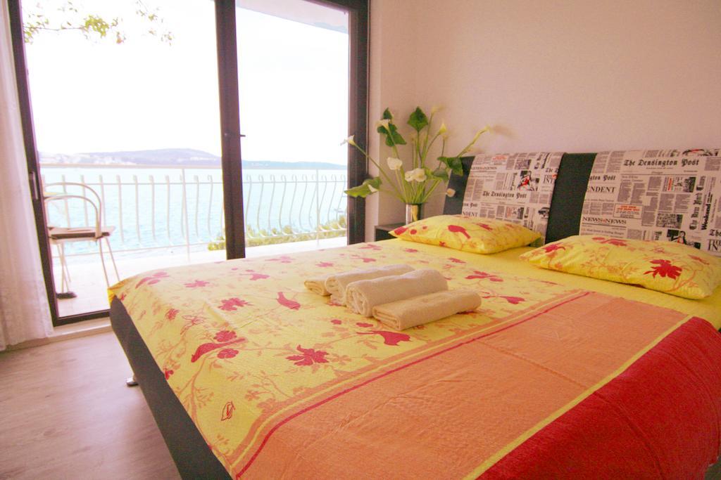Apartments Marta Trogir Quarto foto