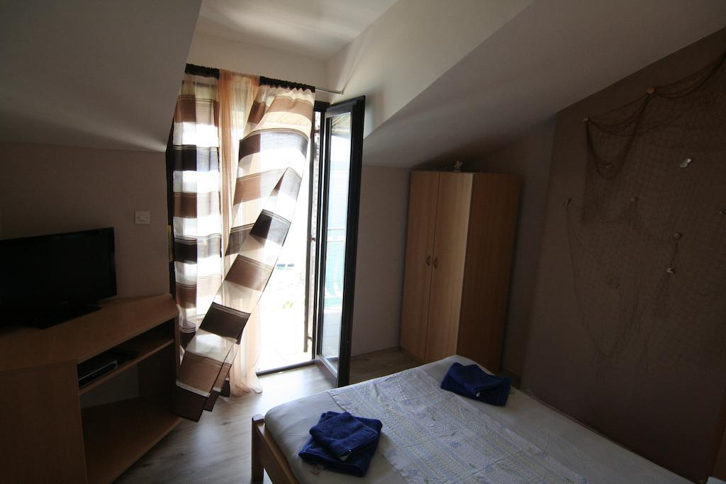 Apartments Marta Trogir Quarto foto
