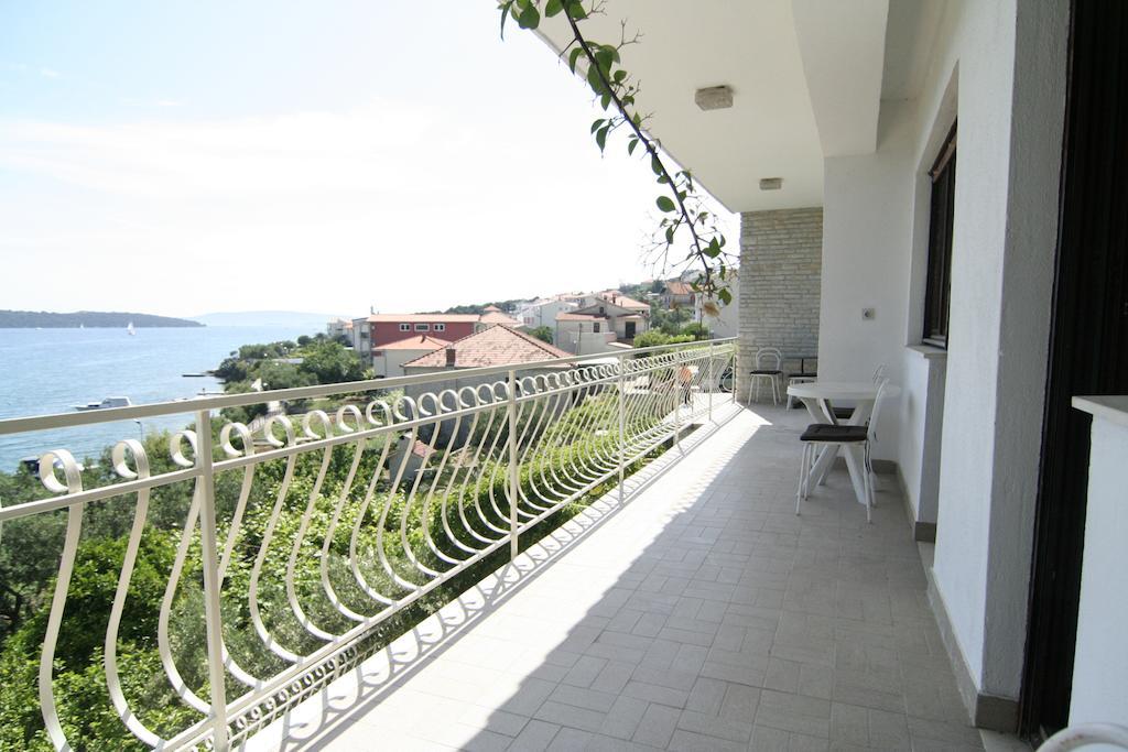 Apartments Marta Trogir Quarto foto